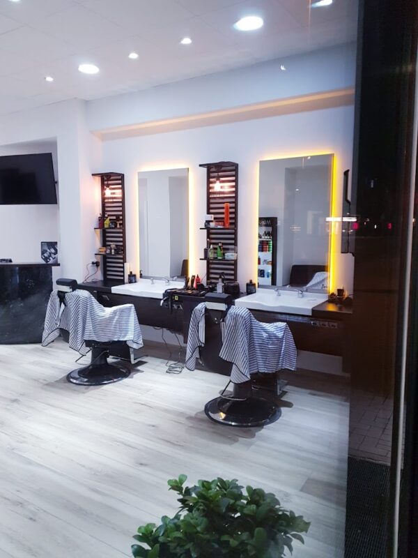 Behandlungsplätze im Gold Cut Salon Kirchrode