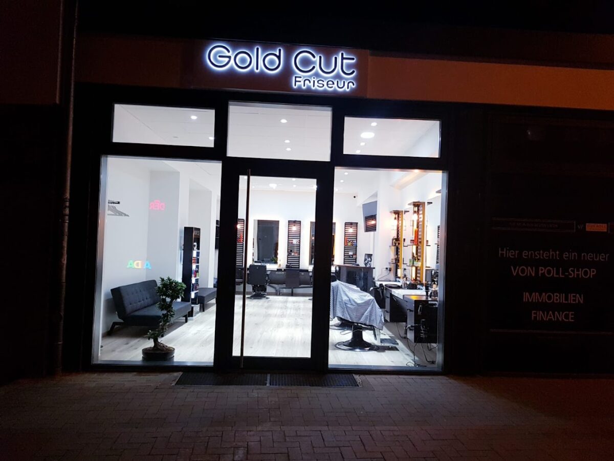 Gold Cut Barbershop in der Tiergartenstraße bei Nacht
